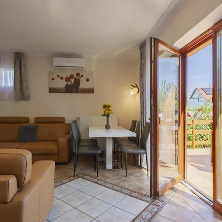 Flamingo By Interhome Vakantiehuis Balatonalmádi
